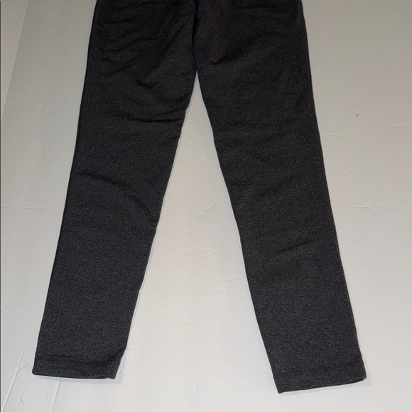 Aritzia TNA Dark Grey Cropped Leggings - Women’s Size Small - Picture 7 of 9